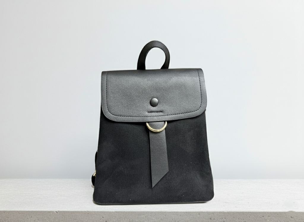 Siyah Minimalist Kapaklı Sırt Çantası